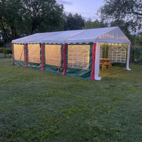 Namiot z zestawem przeciw-burzowym